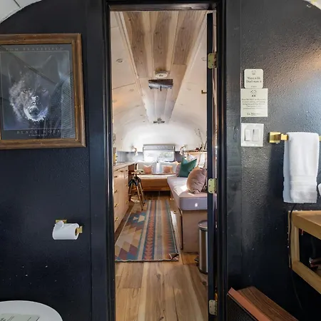 Silver Bullet Airstream, El Mistico Glamping Ranch Nogal Exterior photo