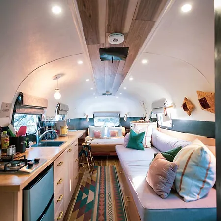Silver Bullet Airstream, El Mistico Glamping Ranch Nogal Exterior photo