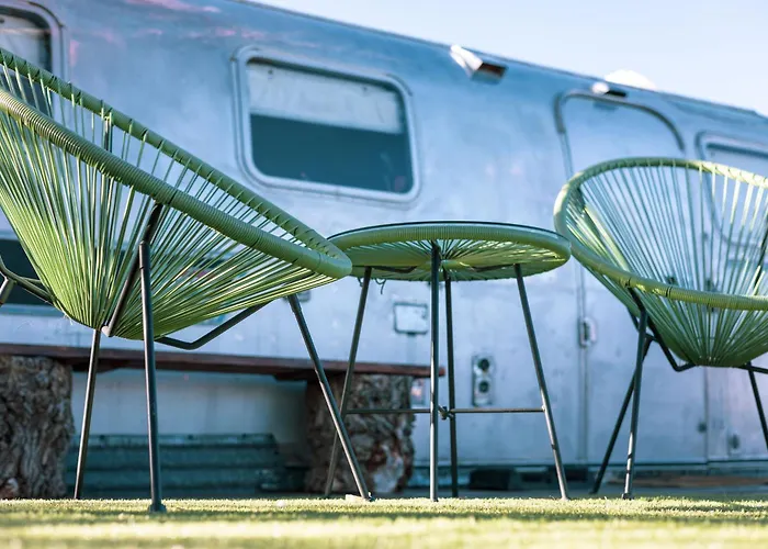 Silver Bullet Airstream, El Mistico Glamping Ranch