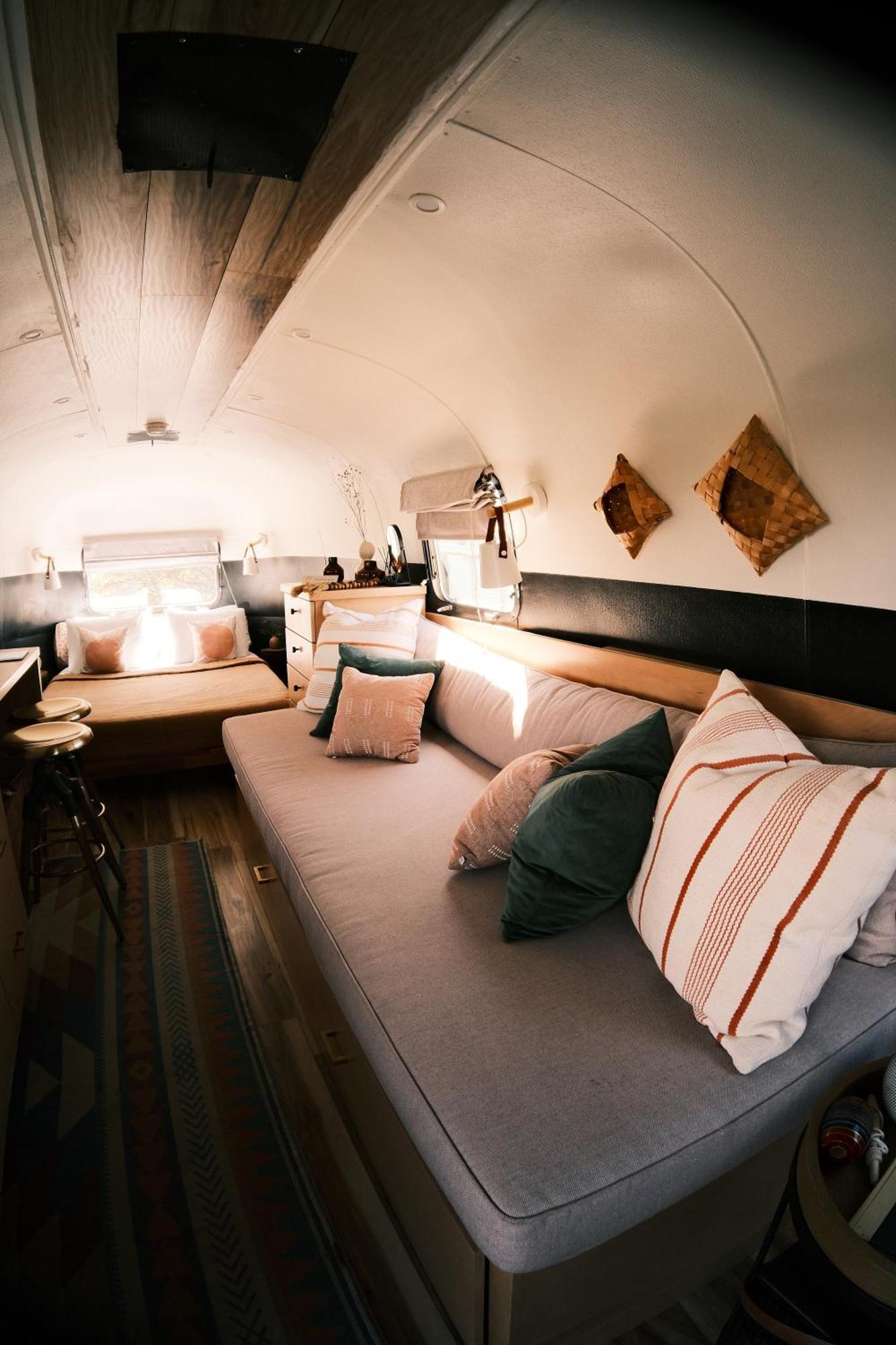 Silver Bullet Airstream, El Mistico Glamping Ranch Holiday home *